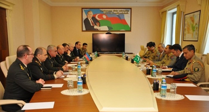 Azerbaijani MES meets with Pakistani general